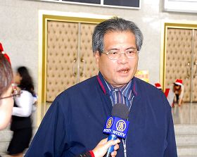 县议员蔡鼎三表示,坚决反对这些不尊重人权、迫害人权的中共人士来台湾