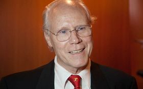 '达姆施塔特(Darmstadt)大学教授Wolfgang Schohl'