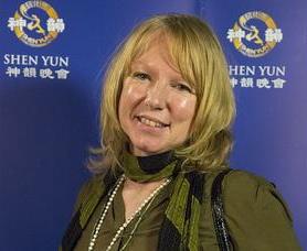 英国资深编舞莱斯利•安•伊顿(Lesley