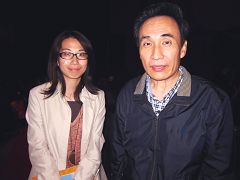 云林县教育处处长邱孝文(右)与云林县教育处社教科科长陈(火台)静(左)。