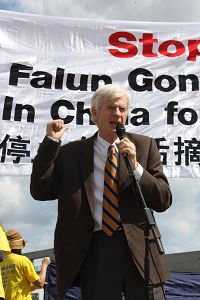 '前加拿大资深国会议员、人权活动家大卫.乔高(David