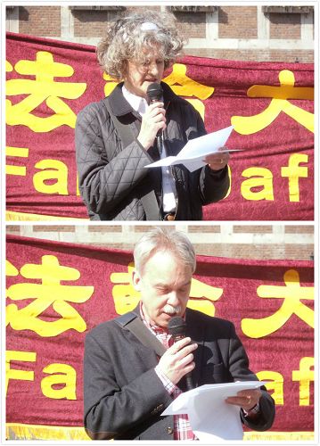 图1:市政厅前的集会上,法轮功学员代表发言