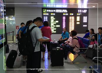 图五:你们看世界杯,我先看法轮功真相