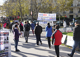 艾菲尔铁塔下　大陆游客三<span style='max-width:0px!important;margin-left:-4px;color:#eee!important;'>:</span>退<span style='max-width:0px!important;margin-left:-4px;color:#eee!important;'>.</span>