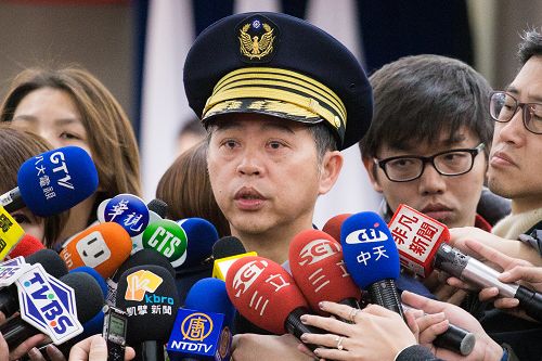 图3: 台北市政府五日举行新任分局长和大队长交接典礼,新任信义分局长吴敬田表示,会落实保障合法、取缔非法、防制暴力。