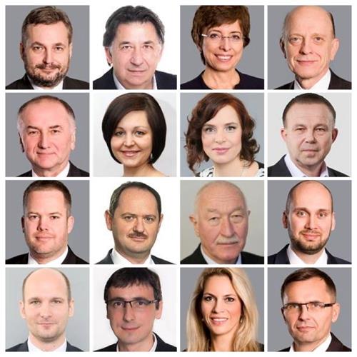 '图3:从左至右第一排:OndrejDostál先生、JánBudaj先生、Anna Zemanová女士、AlojzBaránik先生'