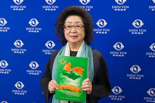 '图5:高雄市教育局长范巽绿赞神韵每年全新的制作是“前所未见的创举”,尤其融合中华文化仁、义、礼、智、信等道德内涵,最难能可贵。'