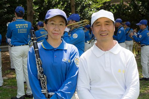 '图4:淑娟和灿林全家都修炼法轮功,修炼后拥有健康的身心,幸福的生活。'