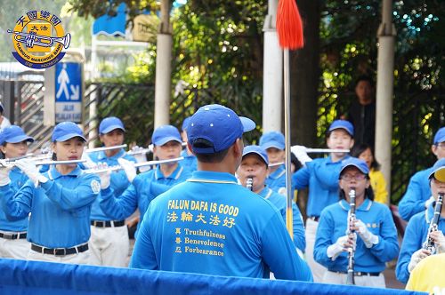 '图3:天国乐团在演奏'