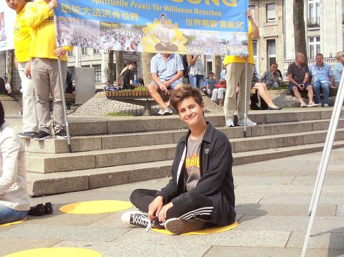 '图5:学生瓦尔汀:我非常非常支持你们'