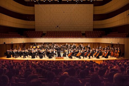 '图1:神韵交响乐团首度莅临韩国,2017年9月17日下午于大邱音乐厅举行巡演亚洲的首场演出。'