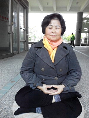 图9:从一字不识到坚定修炼法轮功的李美云