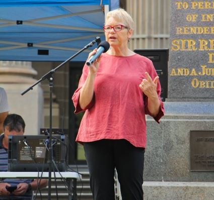 '图5：澳洲联邦参议员珍妮特·莱斯（Janet Rice）在声援三<span
