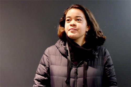 '图10:来自美国华盛顿的制片人孔德尔(Erin Kökdil)说,《求救信》震撼至极、扣人心弦。'