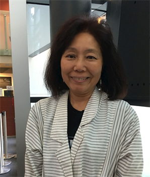 '图2:2018年8月3日晚,巴斯顿(Chiyo Buston)看完纪录片《求救信》后表示,对拍摄者把真相告诉全世界的勇气很钦佩。'