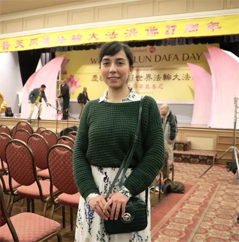 '图13:青年弟子Elnaz感恩师父'
