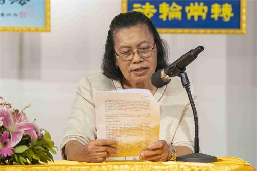 图5:香港学员叶女士谈到在真相点劝三<span style='max-width:0px!important;margin-left:-4px;color:#eee!important;'>:</span>退<span style='max-width:0px!important;margin-left:-4px;color:#eee!important;'>.</span>,以慈悲心善待众生。
