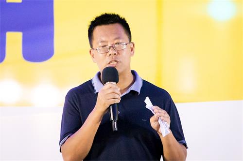 '图7:著名人权律师滕彪疾言呼吁。'