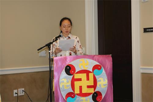 '图2~3:法会交流现场'
