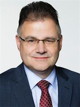 '图7:德国选项党AfD国会议员的约根·布朗先生(Juergen Braun)'
