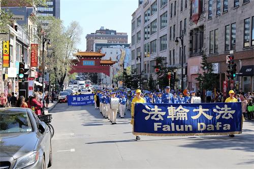 '图1：9月21日，蒙特利尔及周边城市的部份法轮功学员举行集会游行活动，声援中国民众三<span