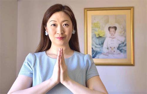 '图:泰国台裔法轮功学员小真感恩法轮大法修炼使她身心受益。'