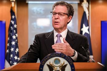'图3:美国国际宗教事务大使萨姆·布朗巴克(Sam Brownback)(Samira Bouaou/The Epoch Times)'