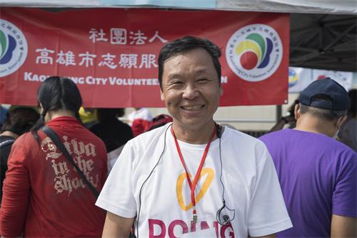 图10:国际菁英团团长庄文胜:“法轮功天国乐团的演奏,让活动增添非常大的光彩和朝气。”