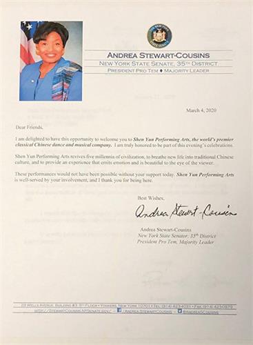 '图10:美国纽约州参议院多数党领袖史都华-考辛斯(Andrea Stewart-Cousins)的贺状。'