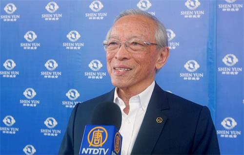 '图13:秘鲁资深政治家温贝托·莱森(Humberto Lay Sun)说:“这真是令人惊叹的完美无瑕,真的非常杰出。编舞和色彩都是卓越不凡。”'