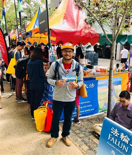 '图5:来自印度的国际留学生维吉(Vijey)表示会把法轮功真相告诉更多的人'