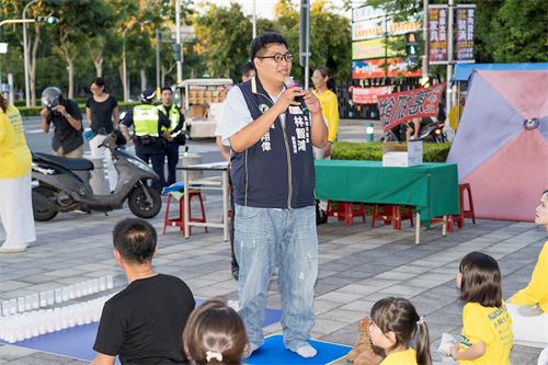 '图12:凤山市议员林智鸿的特助施翔伟表示:法轮功是一个温和理性的修炼团体,受到全世界的欢迎。'