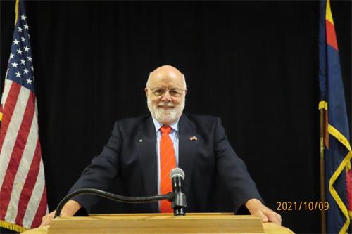 '图:决议案提交人,加州共和党联盟(California Republican Assembly)索拉诺郡(Solano County)主席诺曼·瑞斯(Norman Reece)先生。'