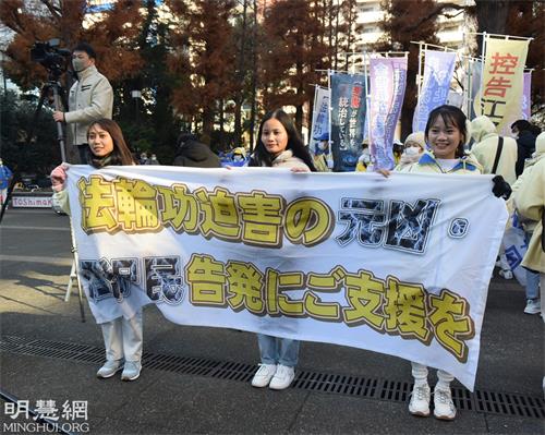 '图8:越南学员竹(Truc,左)和同名为蕙(Hue)的两位女学员(中和右)。'