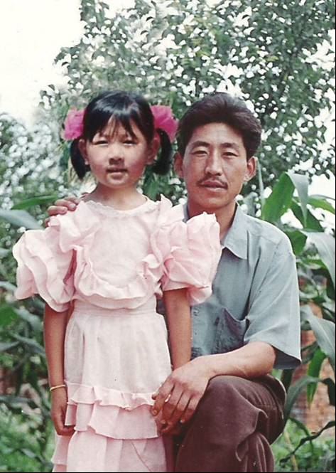 '昔日时光:郑守君和女儿'