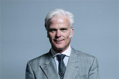 '图1:上议院议员,德斯蒙德·斯韦恩爵士(Rt Hon Sir Desmond Swayne TD MP)'