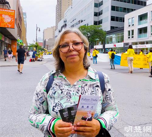 图16:市民玛丽亚(Maria)要用给加拿大政要寄明信片的方式来帮助制止迫害。
