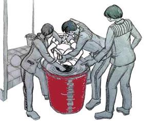'酷刑示意图:溺水——把人头按进厕所储水桶里憋'