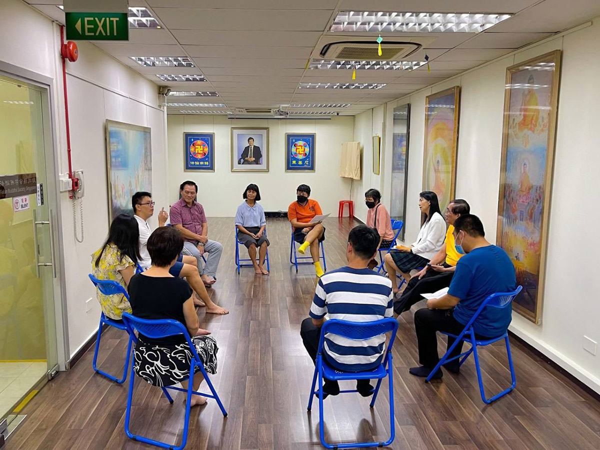 图5:九天班的最后一天,学员们坐在一起交流了自己的收获和体会
