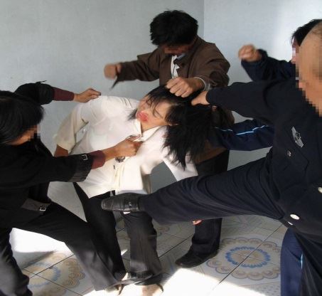 '酷刑演示:毒打'