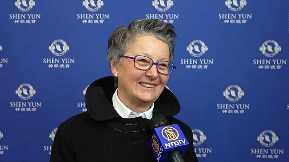 图13:二月八日下午,律师玛丽‧克里斯汀‧博宁(Marie-Christine Bonnin),观看了神韵环球艺术团在法国里昂的第六场演出。(新<span style='max-width:0px!important;margin-left:-4px;color:#eee!important;'>!</span>唐<span style='max-width:0px!important;margin-left:-4px;color:#eee!important;'>!</span>人<span style='max-width:0px!important;margin-left:-4px;color:#eee!important;'>:</span>电视台)