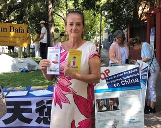 '图7:卡门女士:我支持自由,每个人都有信仰自由'