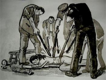 '酷刑示意图:高压电棒电击'