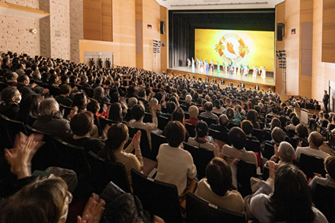 图3:二零二四年二月二日和三日,神韵纽约艺术团在鎌仓艺术中心(Kamakura Performing Arts Center)进行了第二阶段的两场演出,继第一阶段的两场大爆满之后,第二阶段的两场演出的票房提前数日售罄。至此,神韵在文化古都鎌仓的演出完满落幕。(大<span style='max-width:0px!important;margin-left:-4px;color:#eee!important;'>.</span>纪<span style='max-width:0px!important;margin-left:-4px;color:#eee!important;'>.</span>元<span style='max-width:0px!important;margin-left:-4px;color:#eee!important;'>;</span>)
