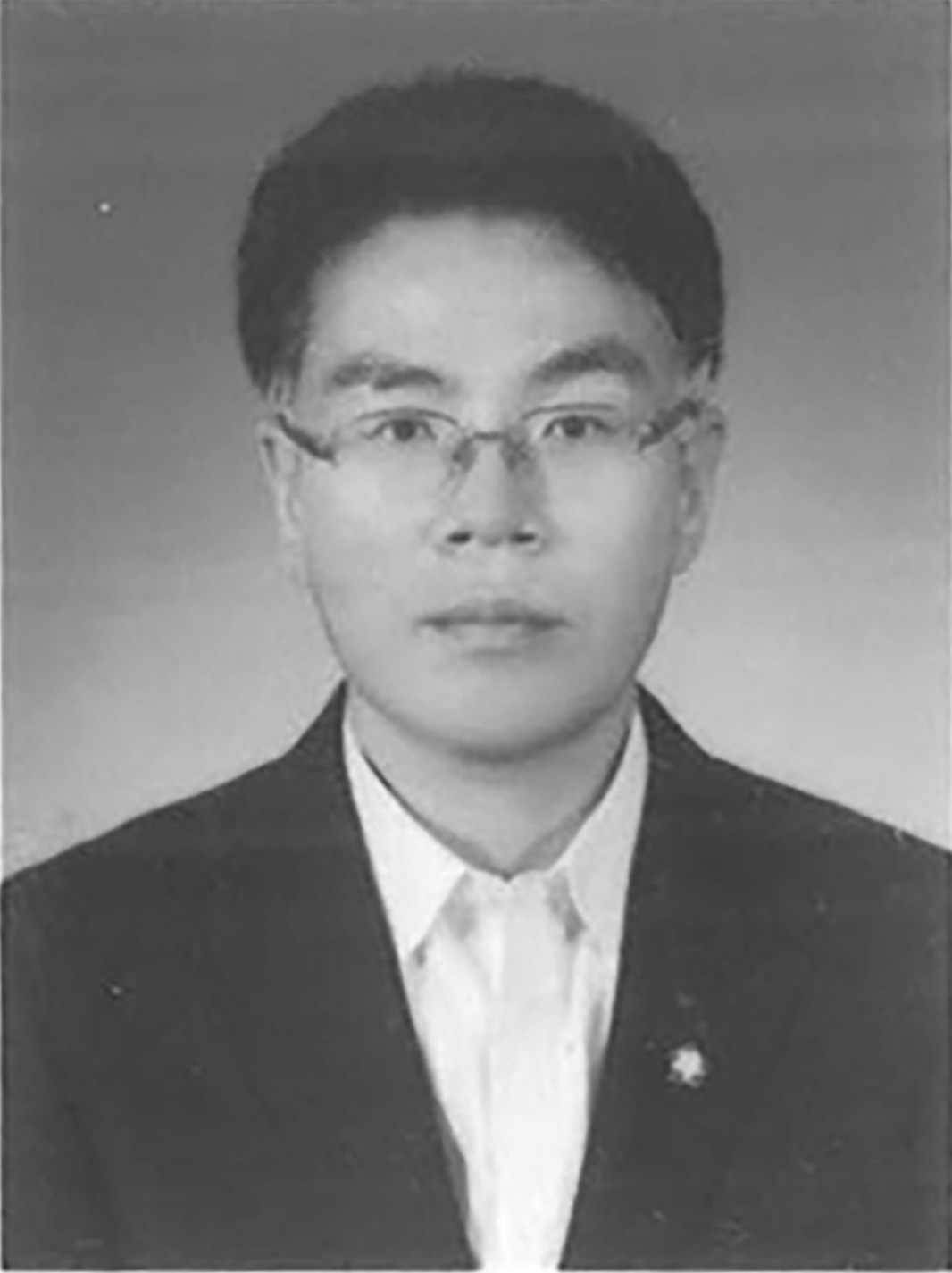 河石铁(韩文名是하석철)