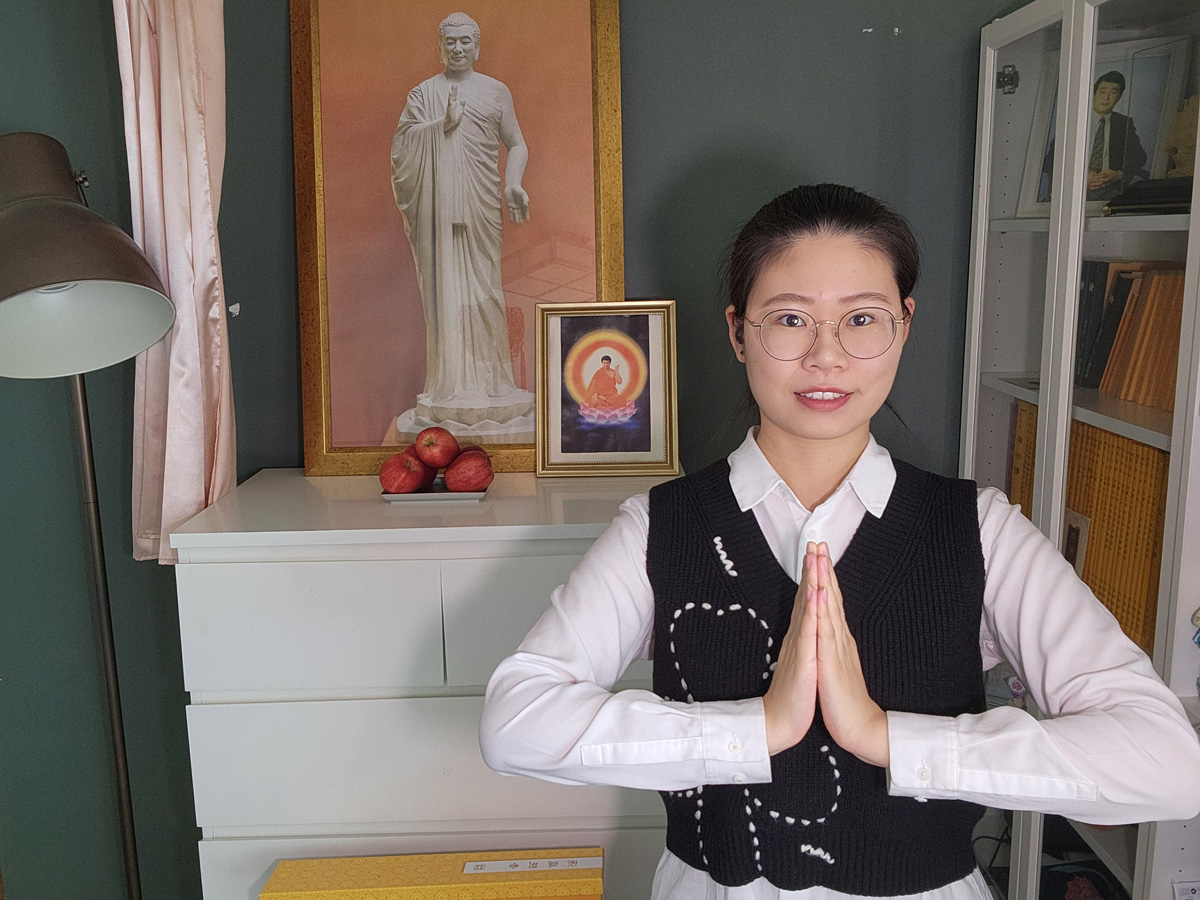 图5:青年大法弟子梅丽莎感恩师父对弟子的保护。