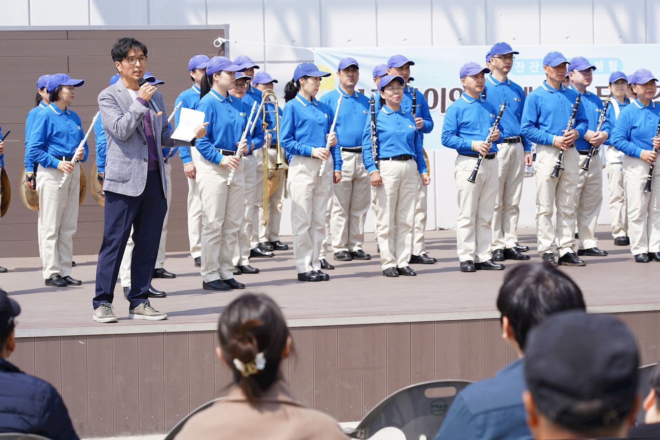 '图2:主播TATAO主持的本次演出'