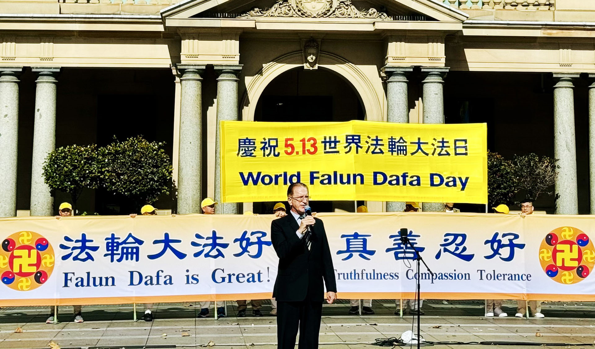 图10:澳洲传统价值、家庭、家园守护联盟的总裁保罗·弗利