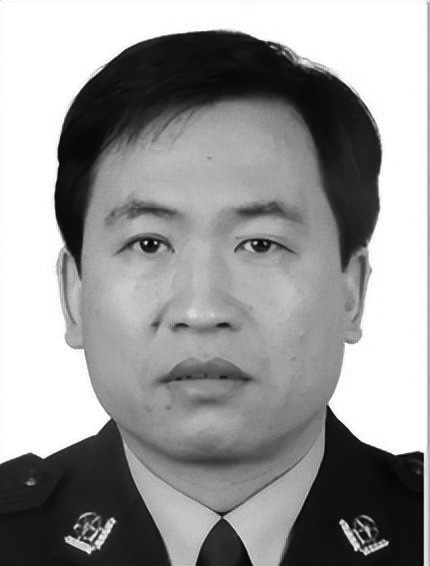 邱士刚