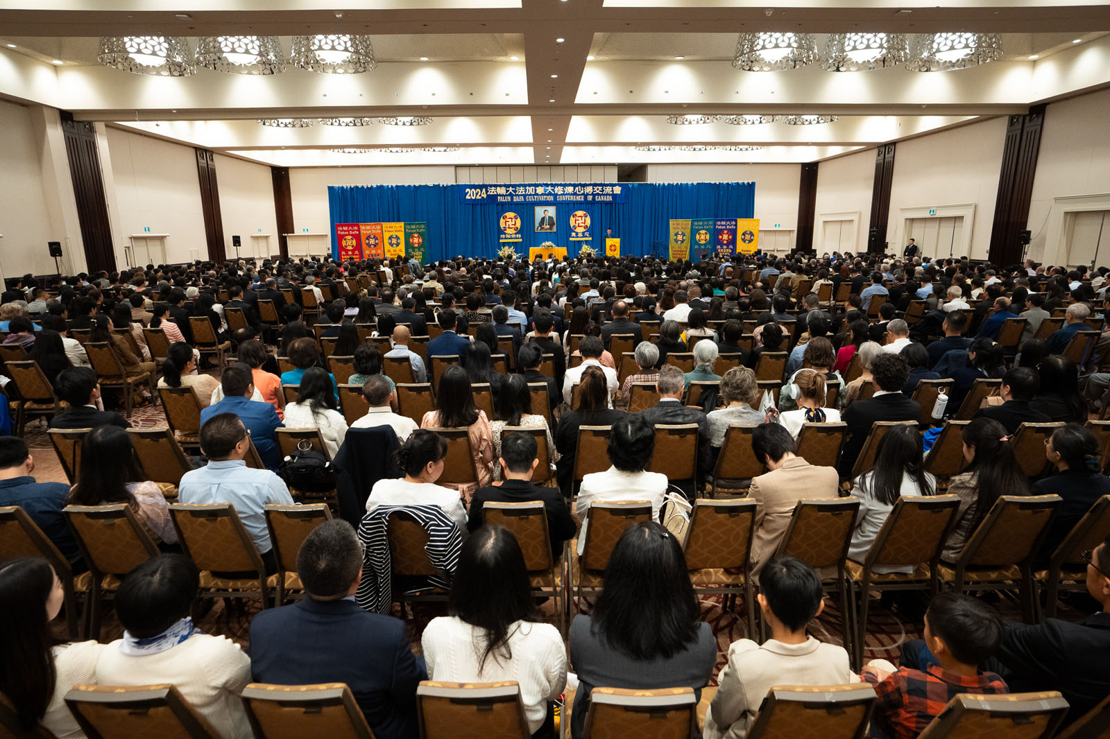 图1~2:二零二四年加拿大法会现场。